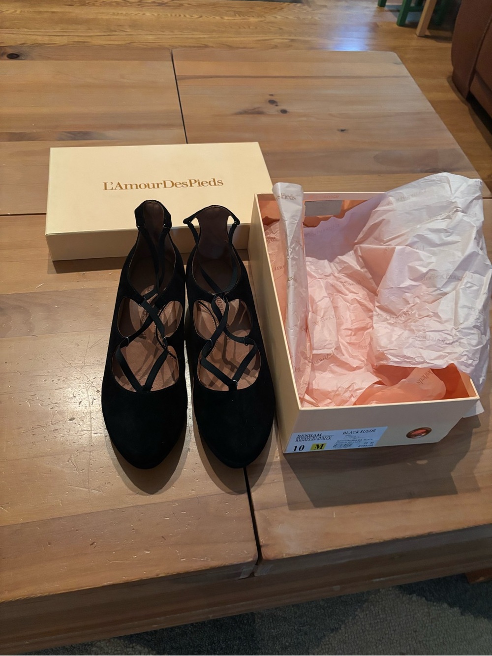L'Amour Des Pieds Women's Black Suede Benham